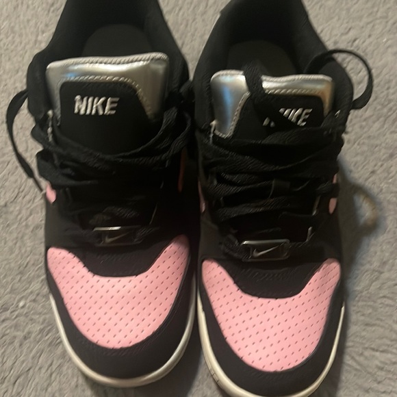 Nike prestige girls sneakers - Picture 1 of 4